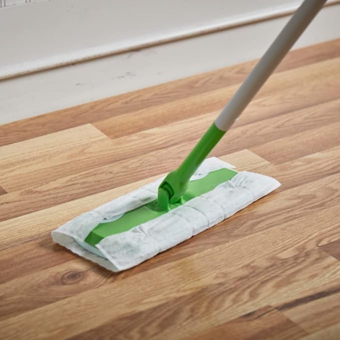 Amazon Basics Dry Floor Cloths | Clean Dust & Dirt | Pet Hair Removal | 64 Count | Pack of 2