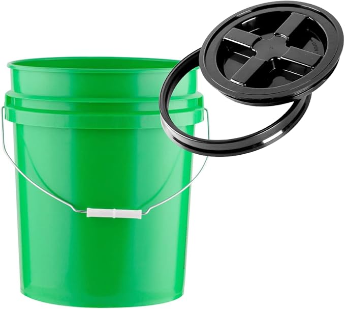 House Naturals 5 Gallon Plastic Green Bucket with Screw on Lid, Food Grade containers, Made in USA pails, Pack of 3