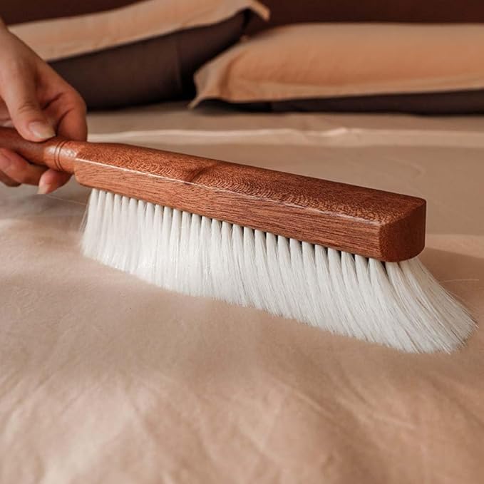 Hand Broom Brush, Hand Broom, Beech Wood Handle Soft Bristle Broom, 13.4 Inch Long Dust Brush, for Suits, Counters, Beds, Clothes, Furniture, Pet Hair, Bench, Car, Woodworking Cleaning