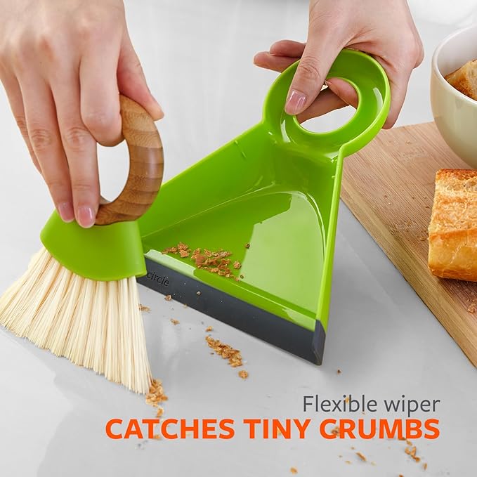 Full Circle Cleaning, Tiny Team Mini Brush & Dustpan Set, Green