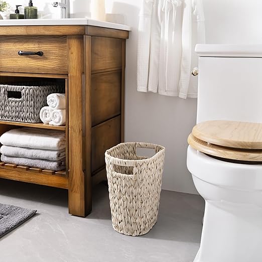 GRANNY SAYS Wicker Trash Can, Waterproof Bathroom Trash Can, Wicker Waste Basket for Bathroom, Decorative Boho Waste Basket for Bedroom, Office, 19 Liters/5 Gallons